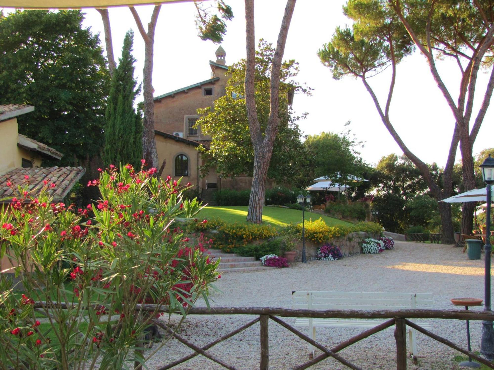 Parco Delle Nazioni - Relax Grand Resort Castel di Decima Luaran gambar