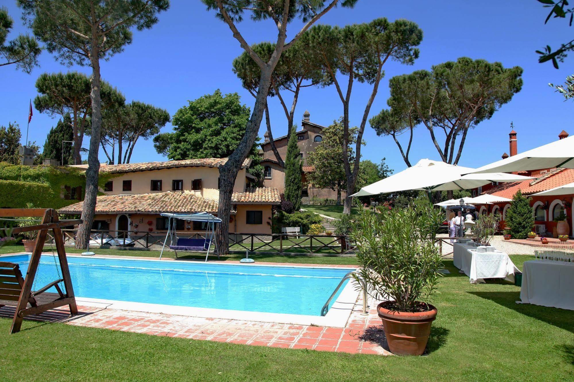 Parco Delle Nazioni - Relax Grand Resort Castel di Decima Luaran gambar
